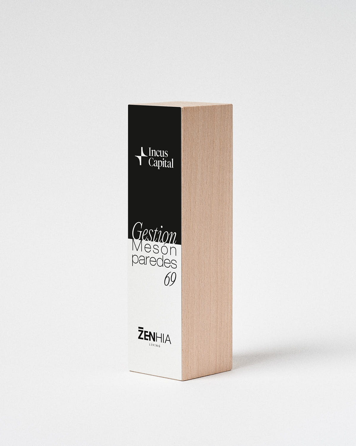 personalizaci&oacute;n trofeo Totem JAP Sustain Awards
